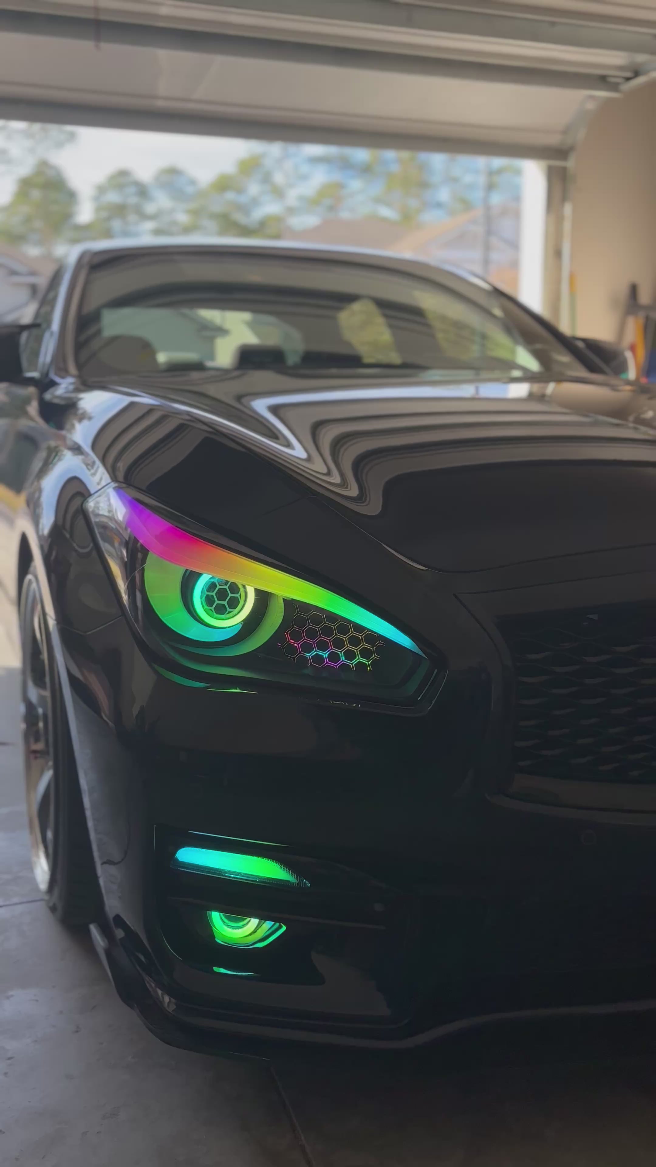 RGBW Flow Infiniti Q70/M37 Headlights